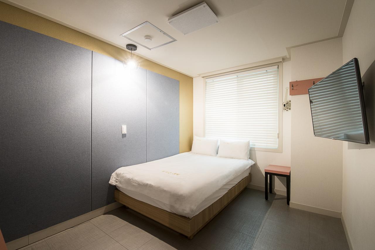 Champion Hotel Jeju Esterno foto