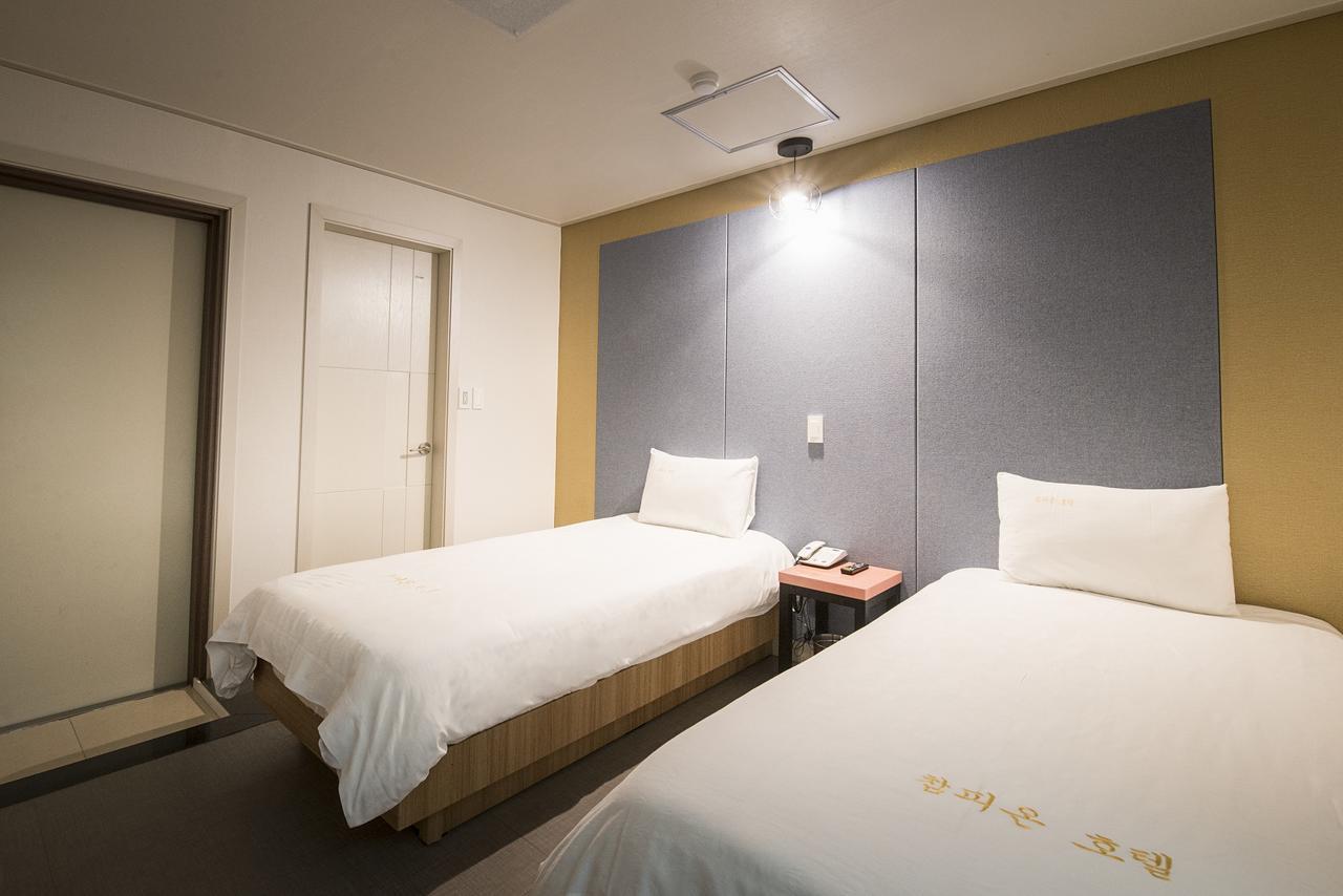 Champion Hotel Jeju Esterno foto